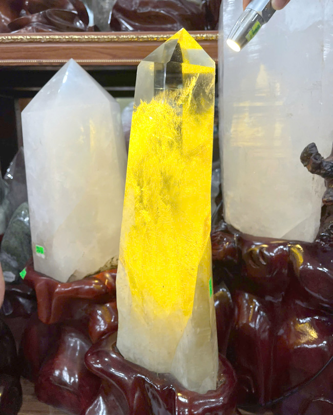 Trụ Đá Thạch Anh Vàng Trong Nặng 7,14kg