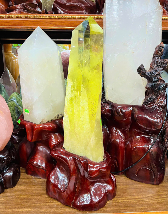 Trụ Đá Thạch Anh Vàng Trong Nặng 7,14kg