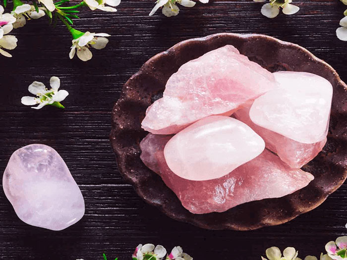 Đá thạch anh hồng có năng lượng gì đặc biệt?