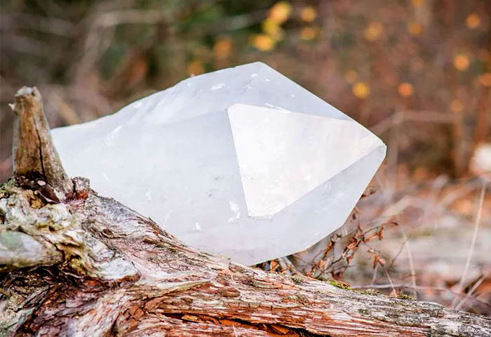 Đá thạch anh trắng có tác dụng gì trong phong thủy?