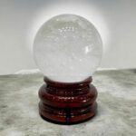 Quả Cầu Đá Phong Thủy Thạch Anh Trắng 1,2kg