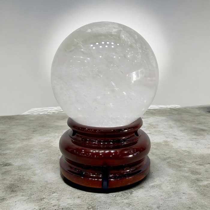 Quả Cầu Đá Phong Thủy Thạch Anh Trắng 1,2kg