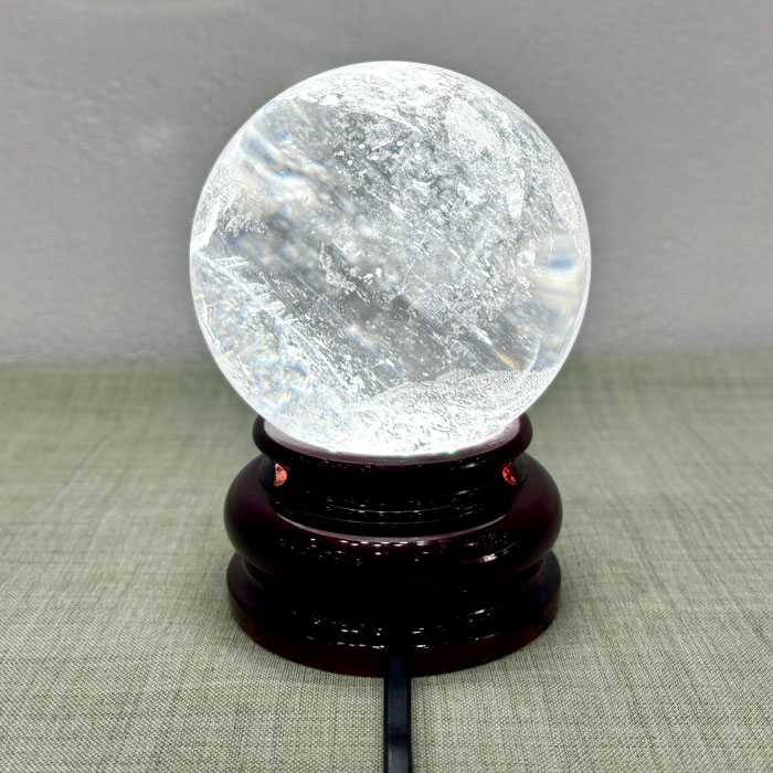 Quả Cầu Đá Phong Thủy Thạch Anh Trắng 1,2kg