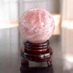 Quả Cầu Đá Phong Thủy Thạch Anh Hồng 1,54kg