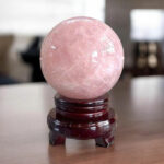 Quả Cầu Đá Phong Thủy Thạch Anh Hồng 1,98kg