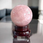 Quả Cầu Đá Phong Thủy Thạch Anh Hồng 1,98kg