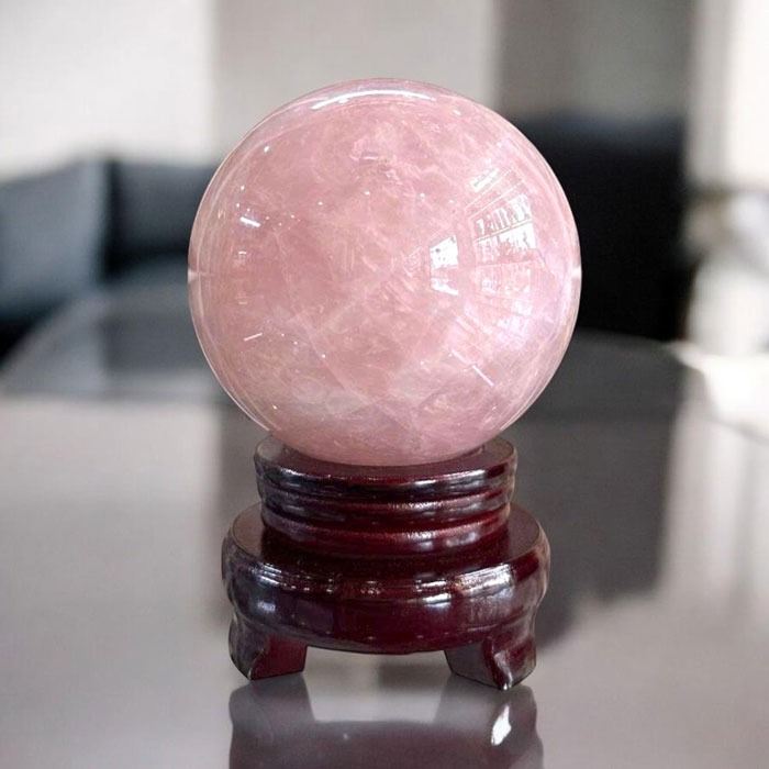 Quả Cầu Đá Phong Thủy Thạch Anh Hồng 1,98kg