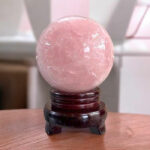 Quả Cầu Đá Phong Thủy Thạch Anh Hồng 2,18kg