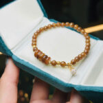 Vòng Tay Phong Thủy Thạch Anh Vàng Tóc Nâu 5,5mm Ngũ Điếu Charm Bạc Si Vàng Cao Cấp