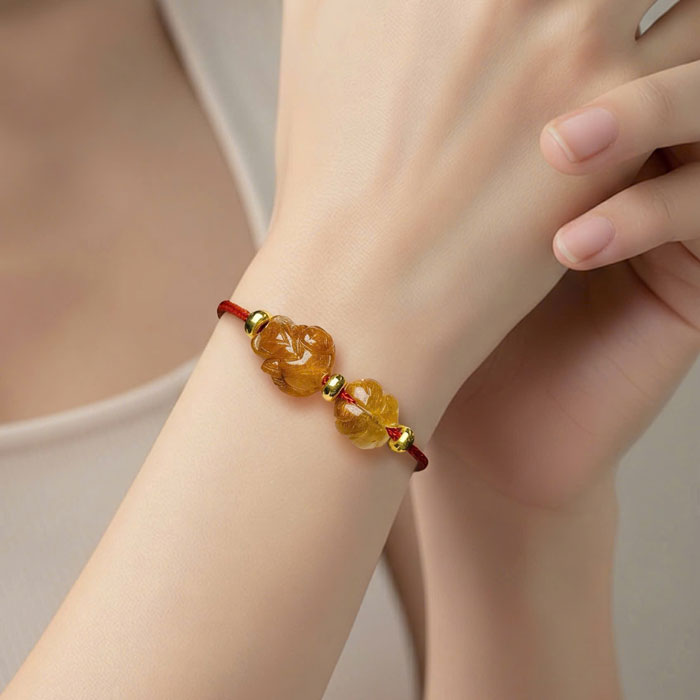 Vòng Tay Phong Thủy [Đôi ] Thạch Anh Vàng Tóc Nâu 5,5mm Hồ Ly Mix Cỏ 4 Lá