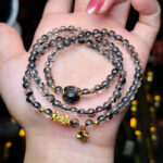 Chuỗi Vòng Đá Phong Thủy Thạch Anh Tóc Đen 6,2li Mix Charm Vàng 18k