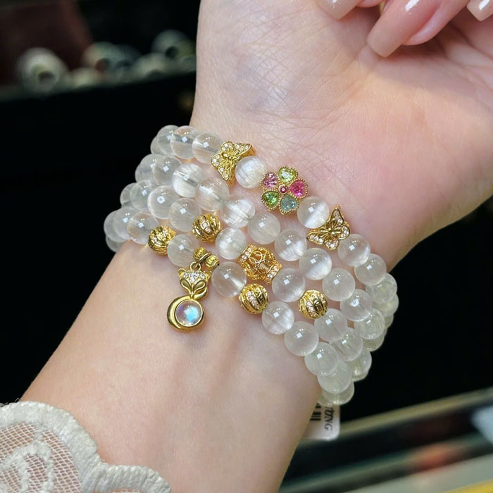 Chuỗi Vòng Đá Phong Thủy Thạch Anh Tóc Trắng Đồng Trục 6mm VIP Mix Charm Vàng 18k