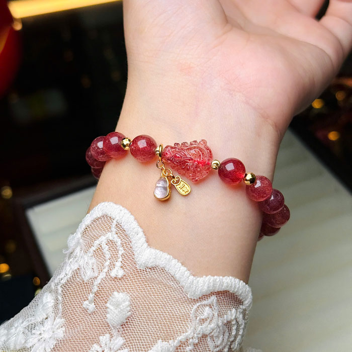 Vòng tay đá thạch anh dâu hồng